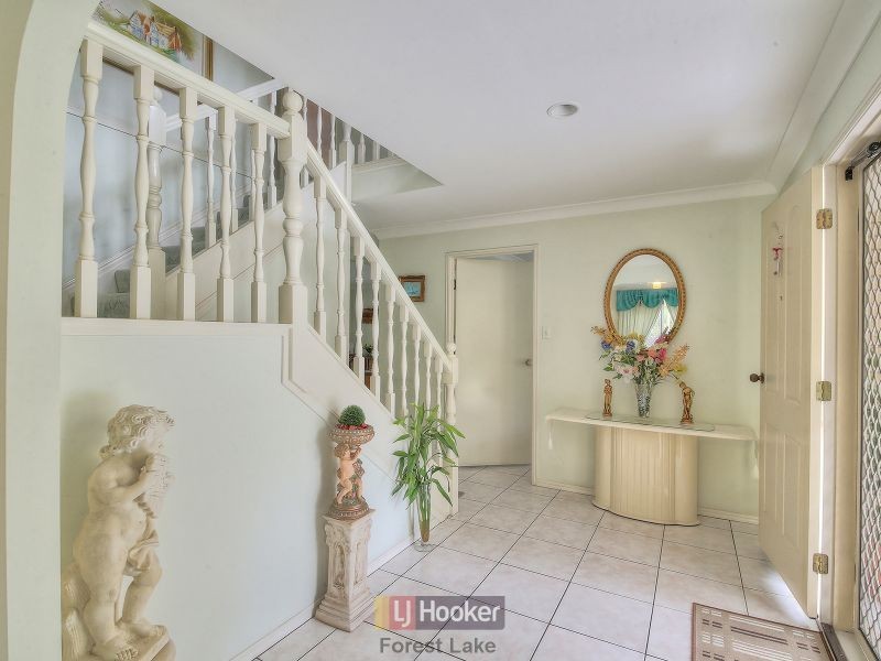 16 Paluna Place, Forest Lake QLD 4078