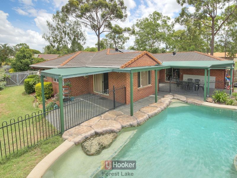 136 Banksia Circuit, Forest Lake QLD 4078