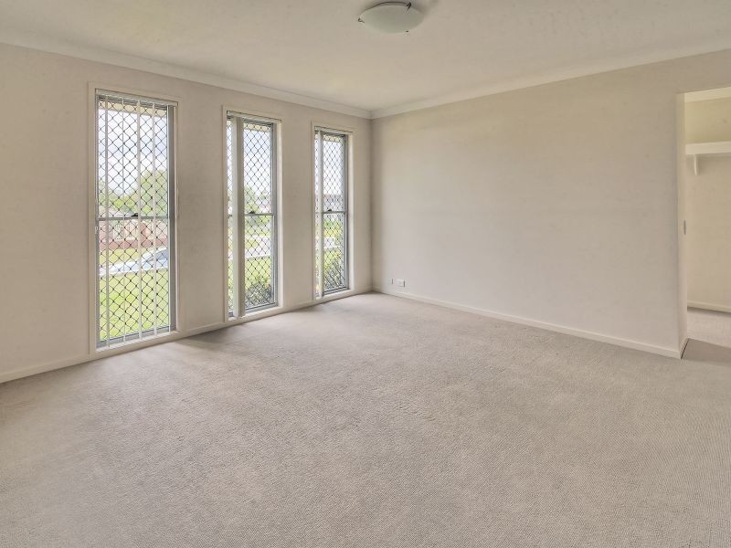 24 Sandalwood Street, Heathwood QLD 4110