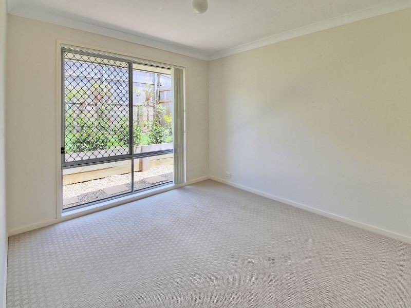 24 Sandalwood Street, Heathwood QLD 4110