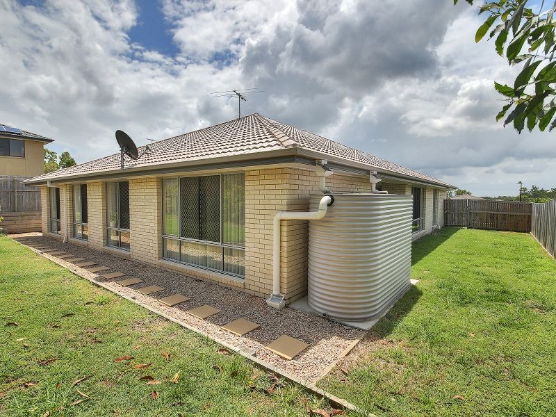 24 Sandalwood Street, Heathwood QLD 4110