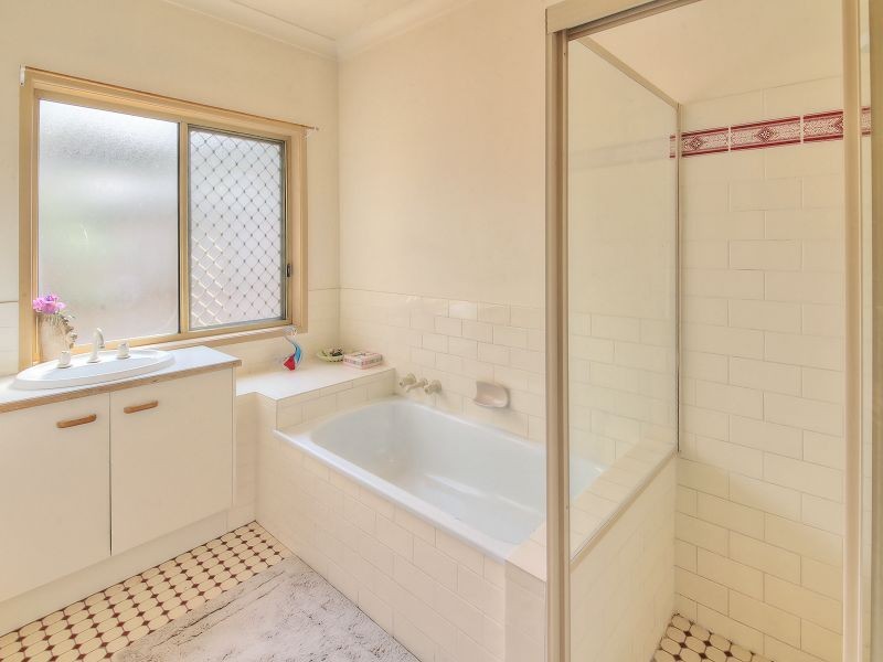 14 Tarragon Place, Forest Lake QLD 4078