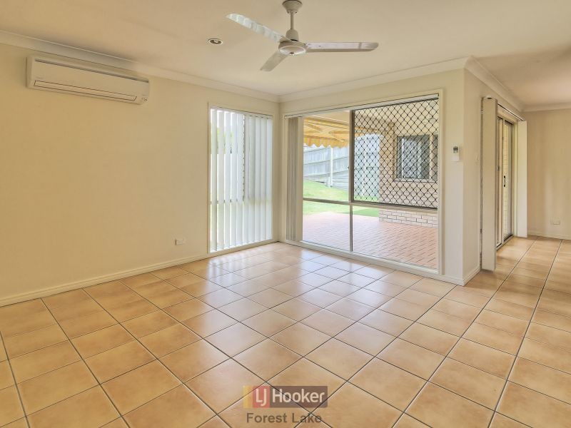 5 Parkside Place, Forest Lake QLD 4078