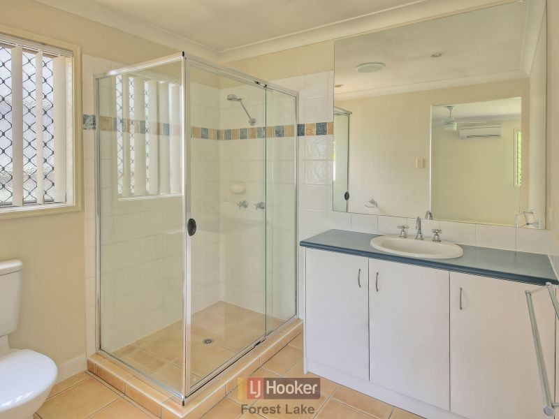 5 Parkside Place, Forest Lake QLD 4078