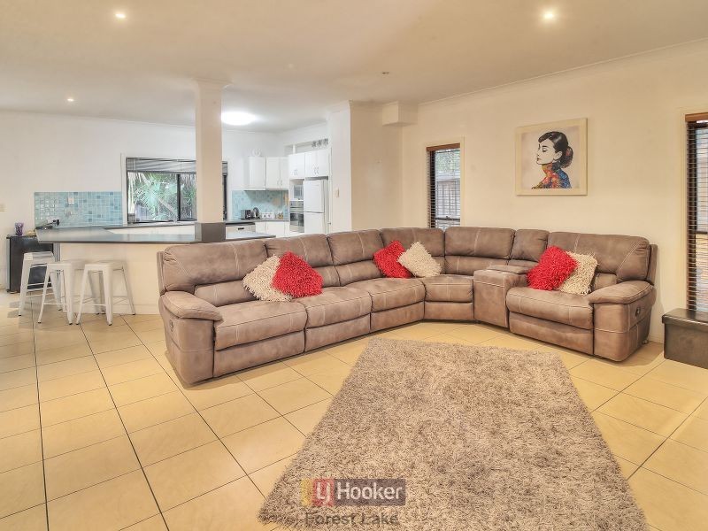 34 Mapleton Crescent, Forest Lake QLD 4078