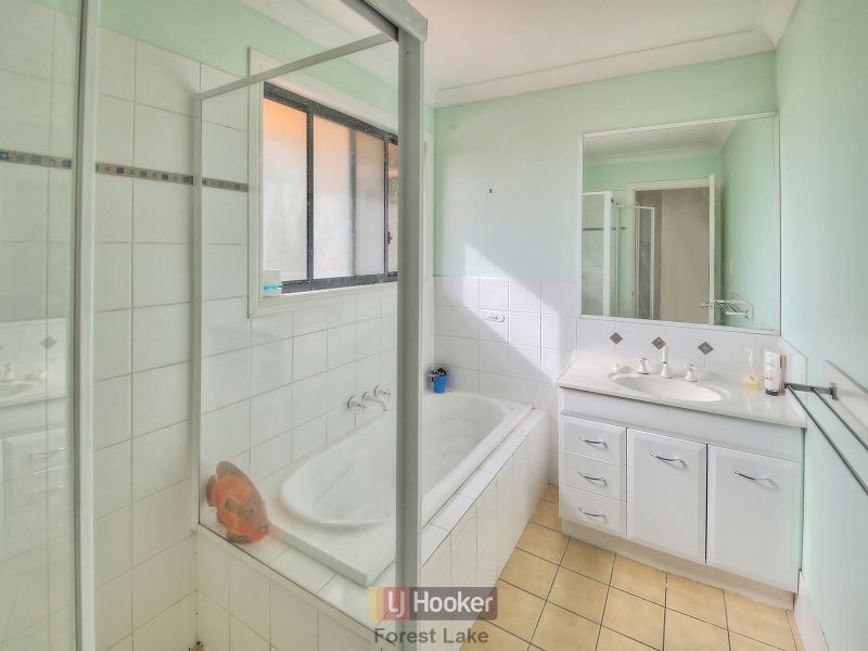 34 Mapleton Crescent, Forest Lake QLD 4078