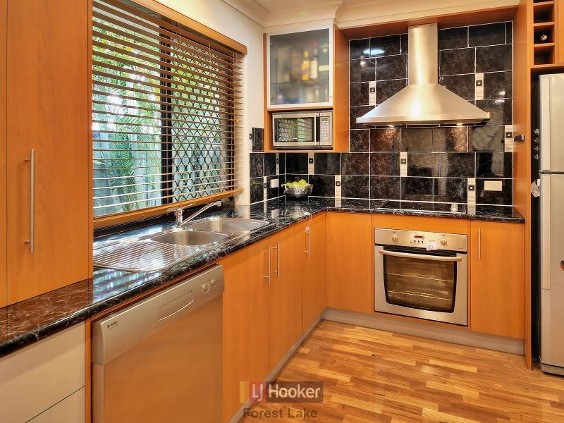 23 Newburn Street, Hillcrest QLD 4118