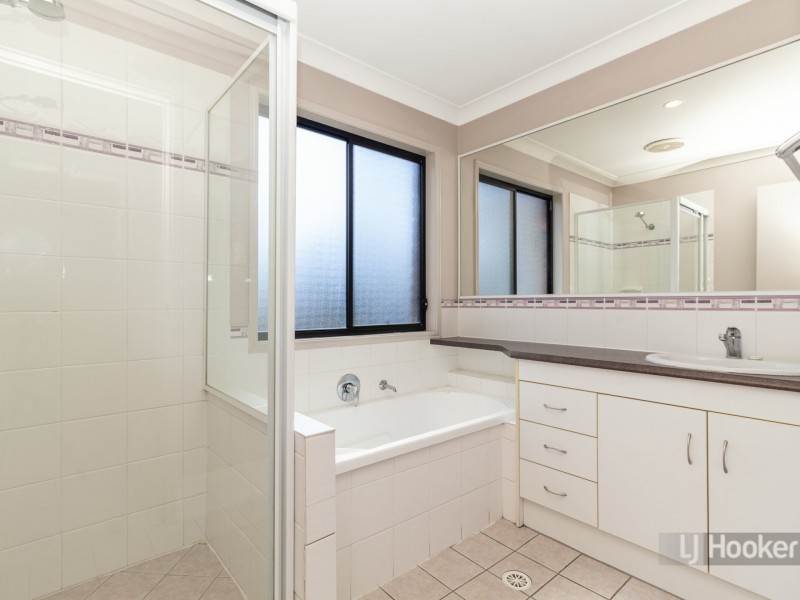 2 Kenny Close, Forest Lake QLD 4078