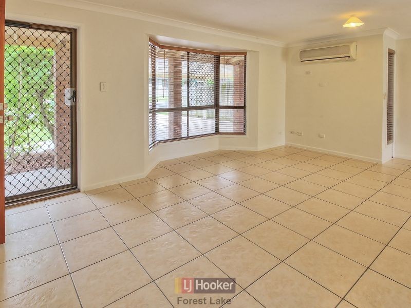 5 Holcus Court, Crestmead QLD 4132