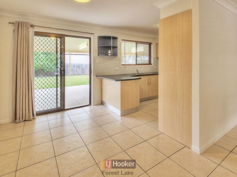 5 Holcus Court, Crestmead QLD 4132