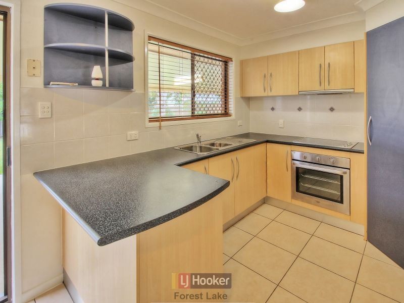 5 Holcus Court, Crestmead QLD 4132