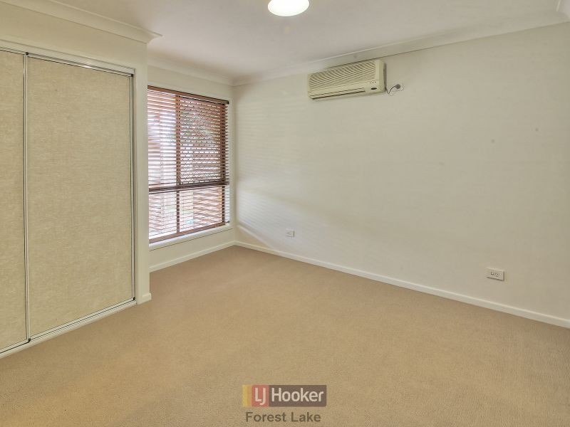 5 Holcus Court, Crestmead QLD 4132