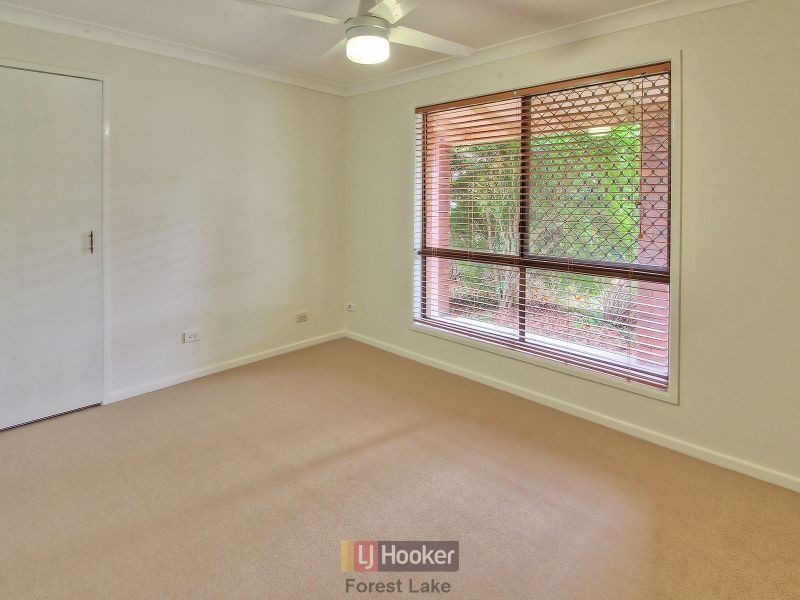 5 Holcus Court, Crestmead QLD 4132