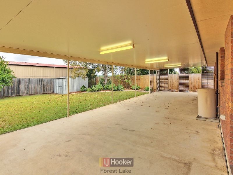 5 Holcus Court, Crestmead QLD 4132