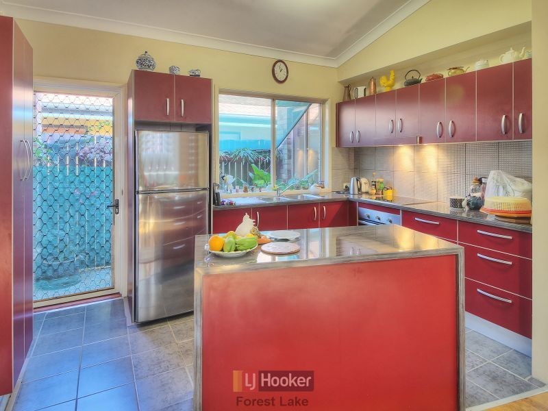 11 Beamont Place, Forest Lake QLD 4078