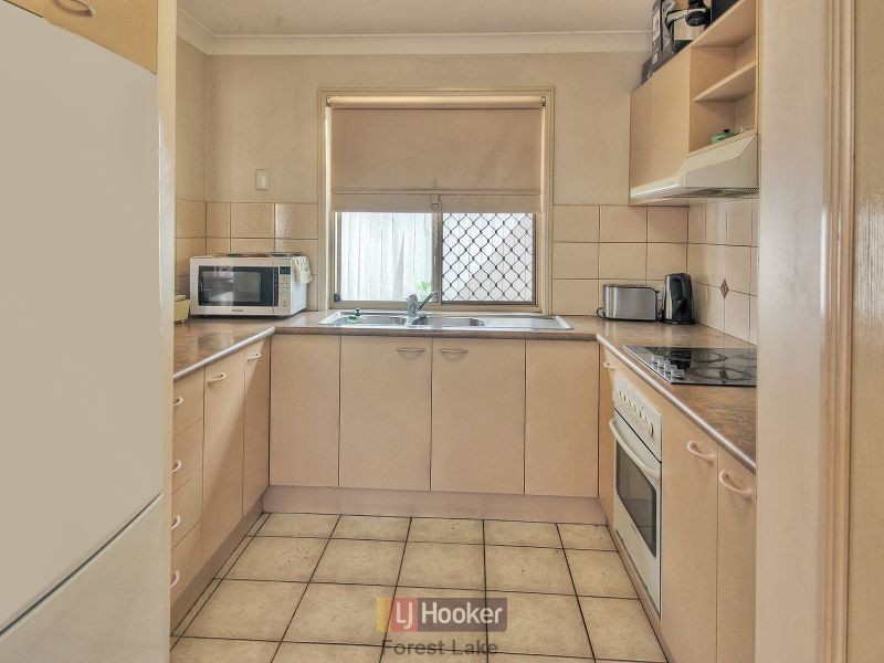 6 Summerhill Place, Forest Lake QLD 4078