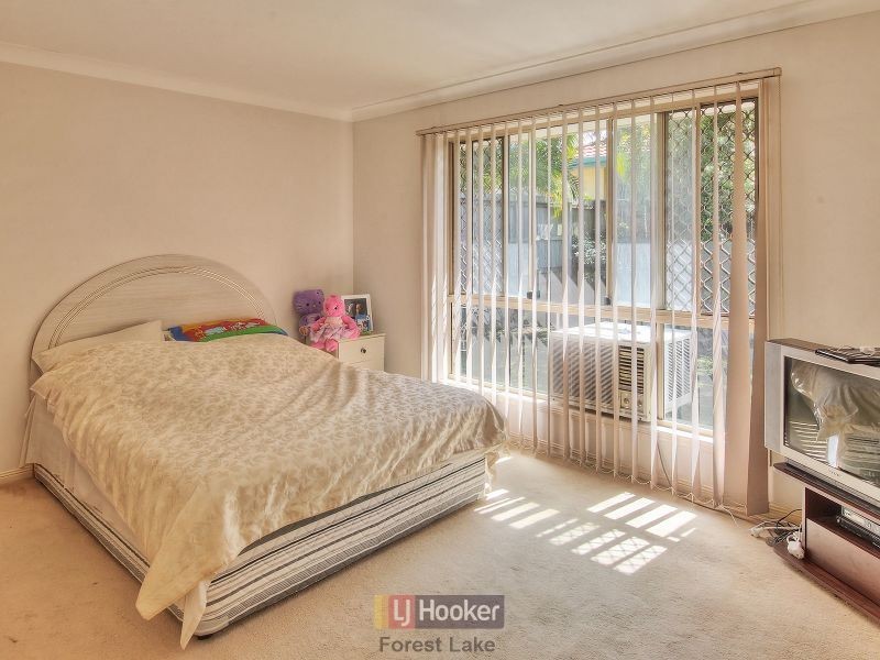 6 Summerhill Place, Forest Lake QLD 4078