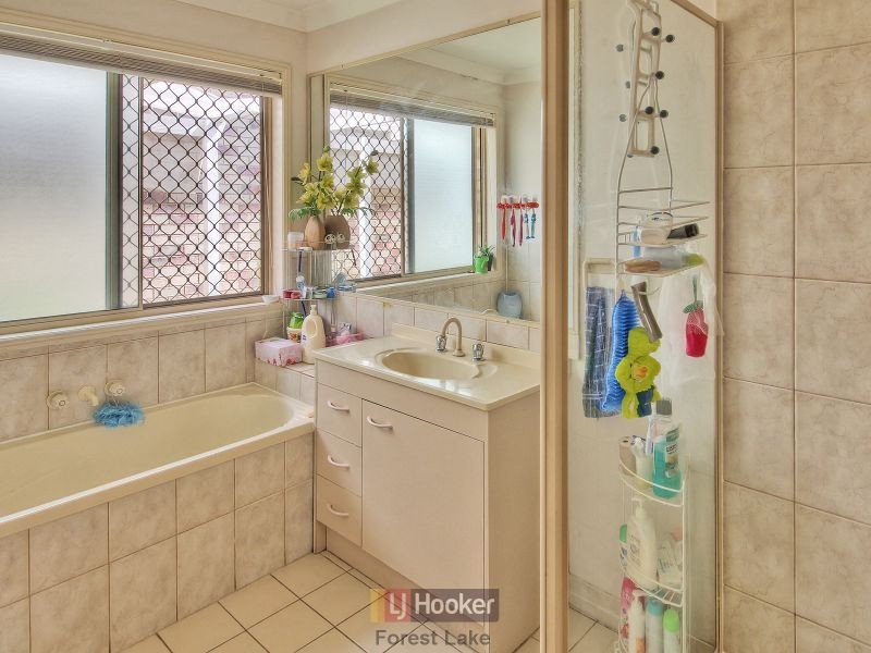 6 Summerhill Place, Forest Lake QLD 4078