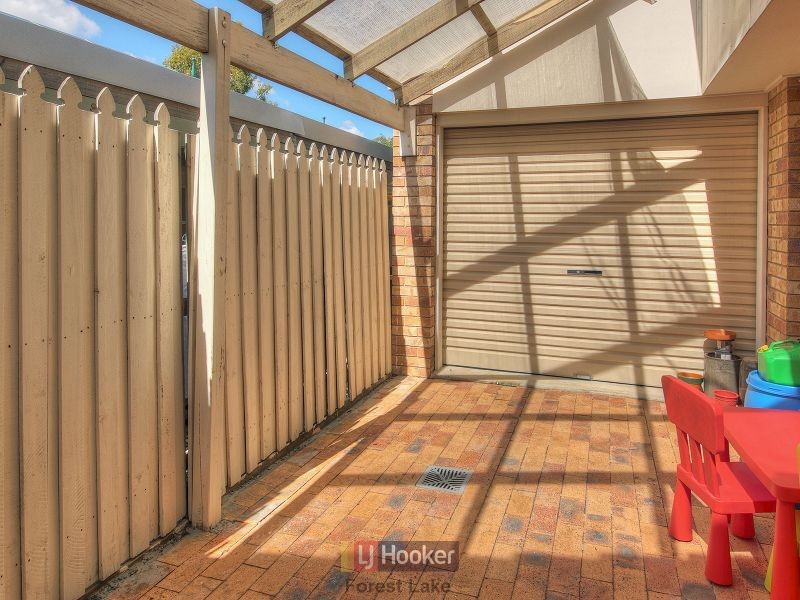 6 Summerhill Place, Forest Lake QLD 4078