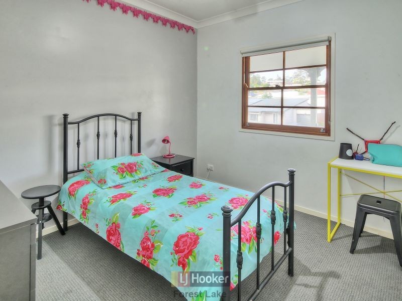 10 Skyline Avenue, Springfield Lakes QLD 4300