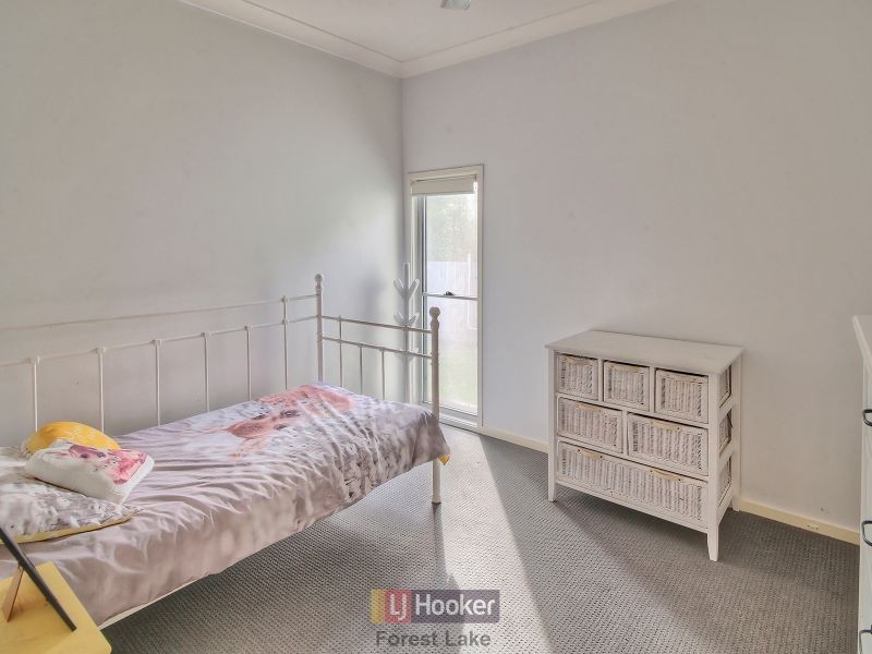 10 Skyline Avenue, Springfield Lakes QLD 4300