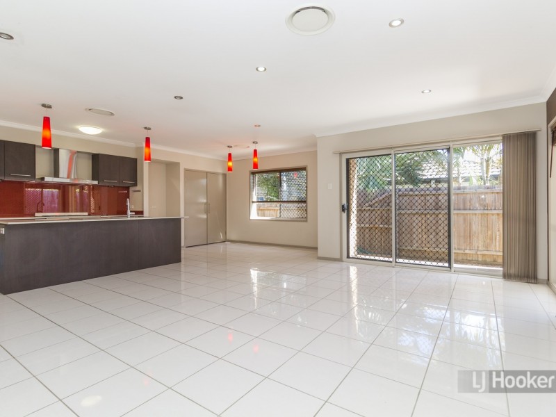 33 Hawthorne Street, Forest Lake QLD 4078