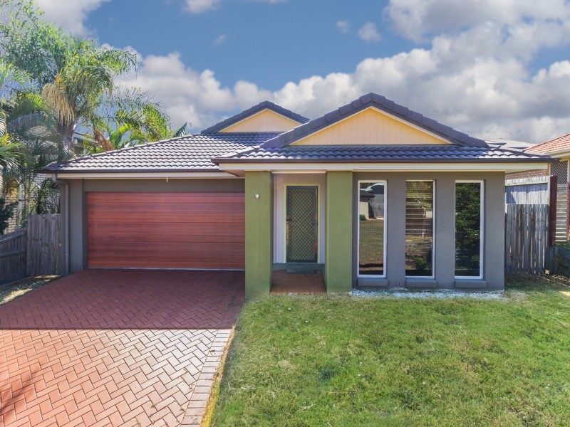 33 Hawthorne Street, Forest Lake QLD 4078