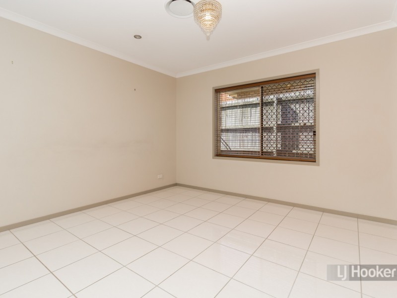 33 Hawthorne Street, Forest Lake QLD 4078