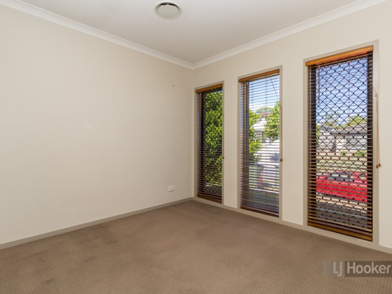 33 Hawthorne Street, Forest Lake QLD 4078