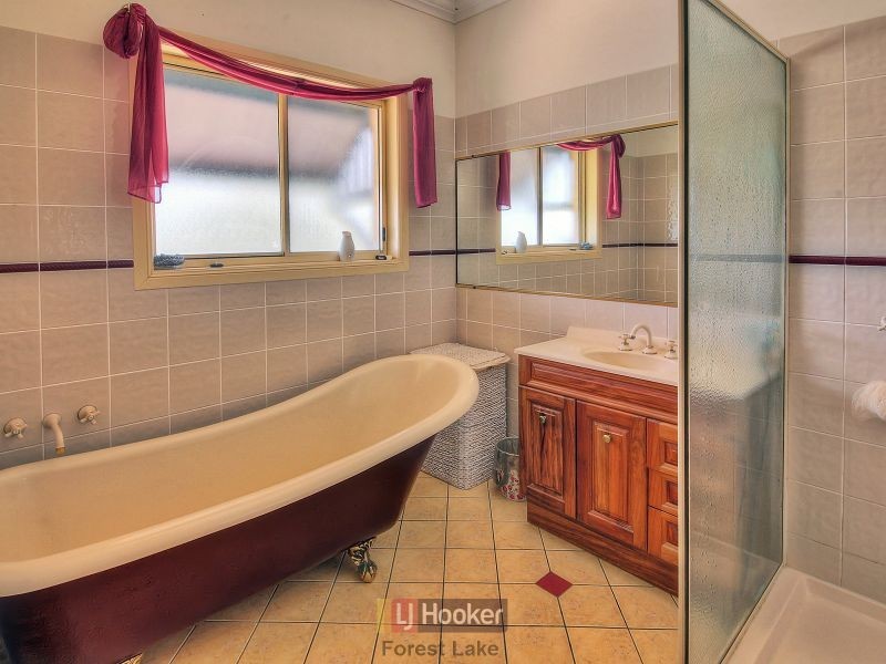 4 Lilydale Place, Forest Lake QLD 4078