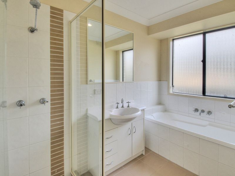 3 Farrell Close, Collingwood Park QLD 4301