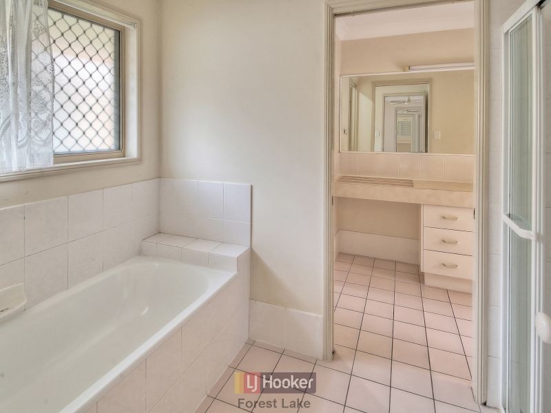 53 Serrata Circuit, Forest Lake QLD 4078