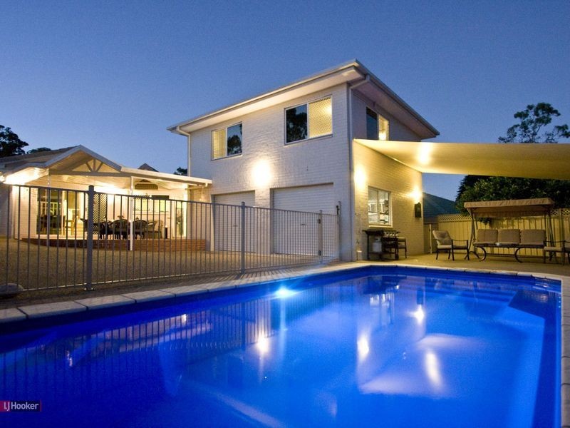 16 Lawson Place, Forest Lake QLD 4078