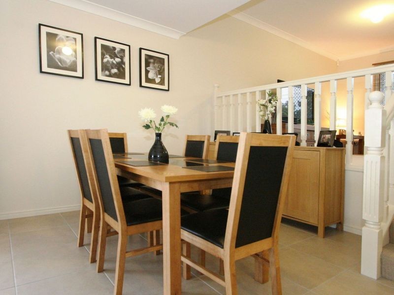 16 Lawson Place, Forest Lake QLD 4078