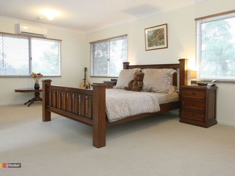 16 Lawson Place, Forest Lake QLD 4078