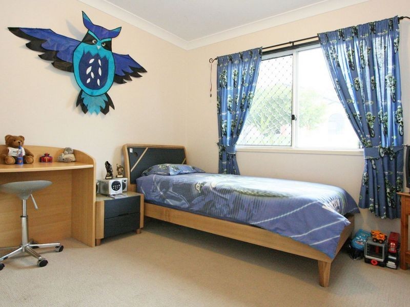 16 Lawson Place, Forest Lake QLD 4078