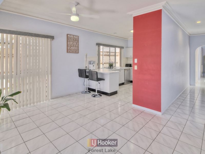 7 Solander Circuit, Forest Lake QLD 4078