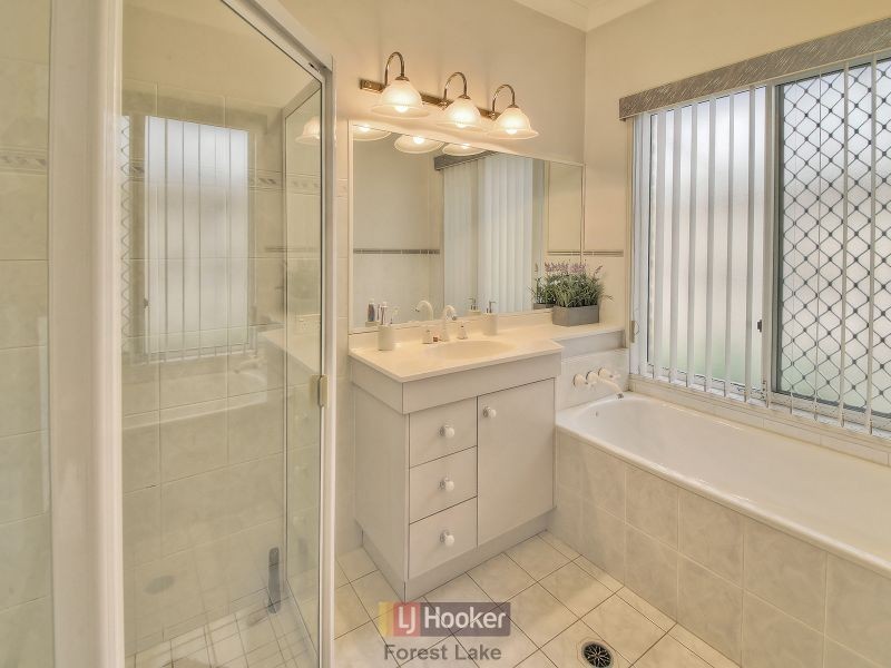 7 Solander Circuit, Forest Lake QLD 4078