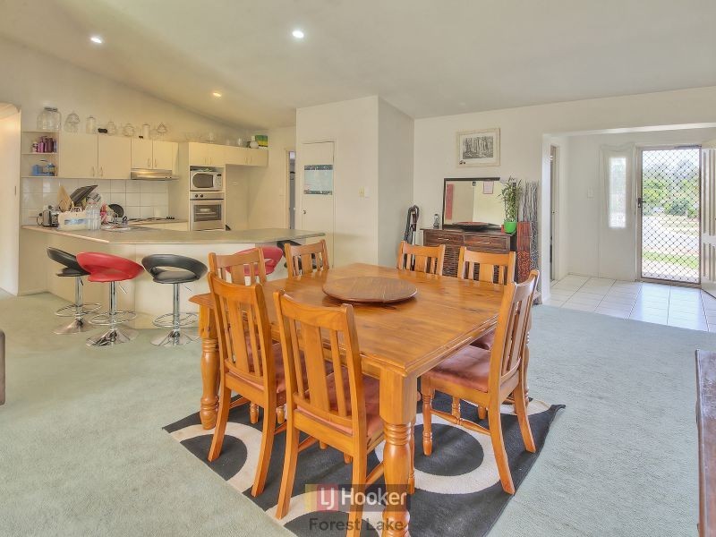 28 Sherwood Place, Forest Lake QLD 4078