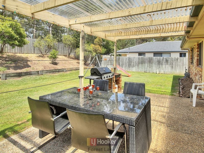 28 Sherwood Place, Forest Lake QLD 4078