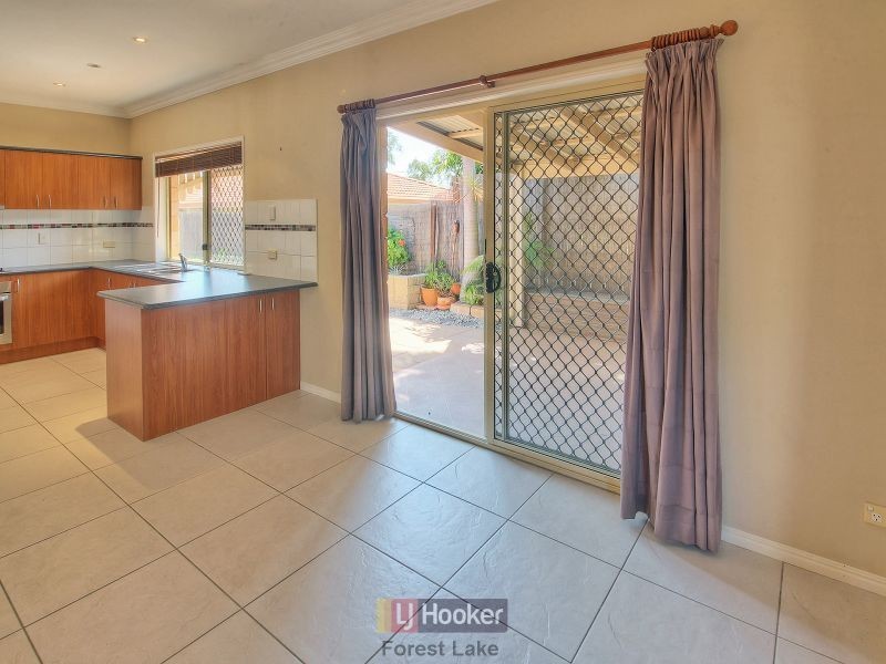 6 Moran Crescent, Forest Lake QLD 4078
