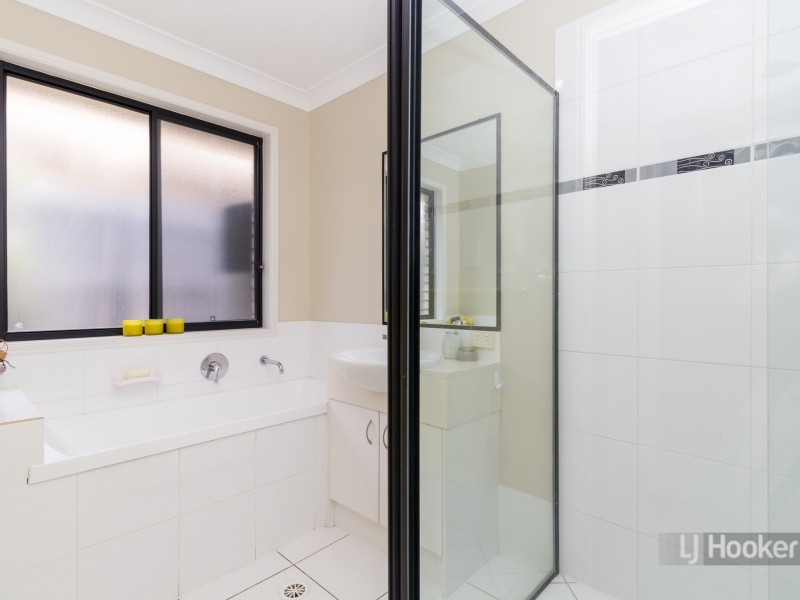 43 Dornoch Crescent, Raceview QLD 4305