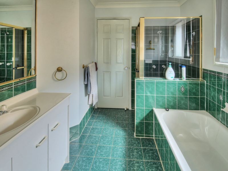 70 Jindabyne Circuit, Forest Lake QLD 4078