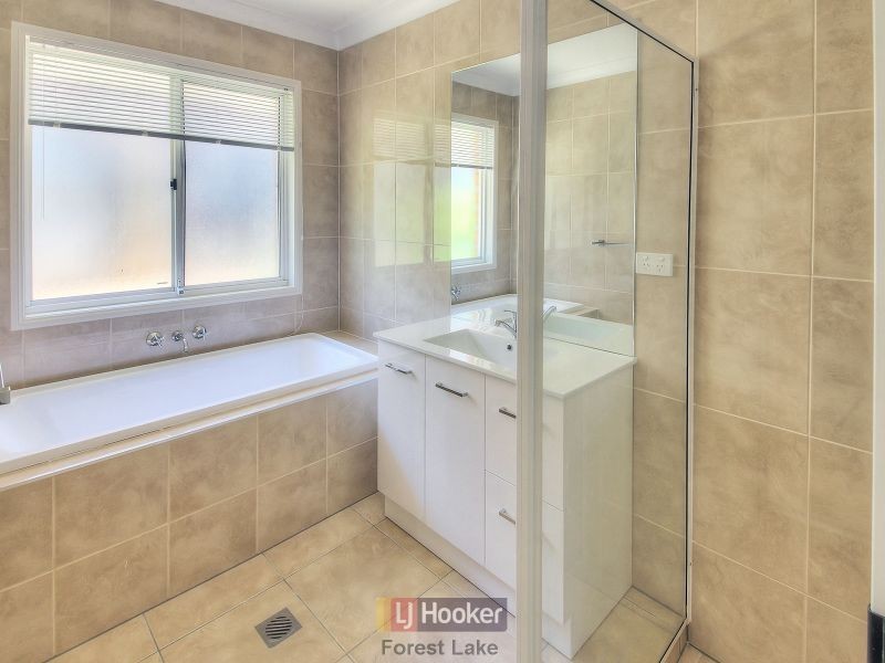 6 Bishop Street, Forest Lake QLD 4078