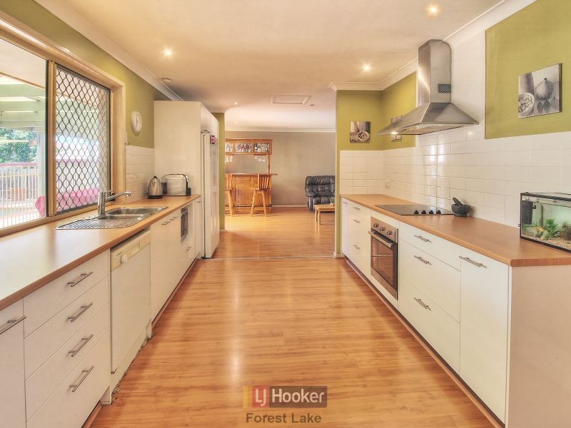 11 Terranora Place, Forest Lake QLD 4078