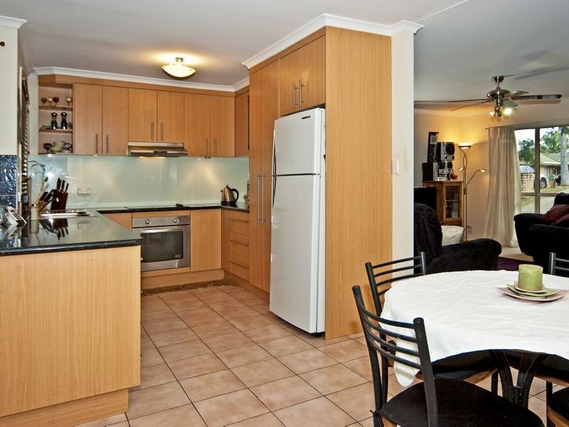 2 Napier Place, Forest Lake QLD 4078