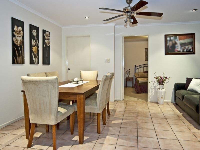 2 Napier Place, Forest Lake QLD 4078