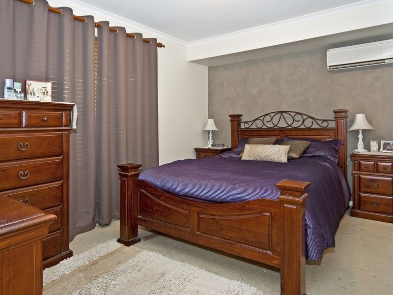 2 Napier Place, Forest Lake QLD 4078