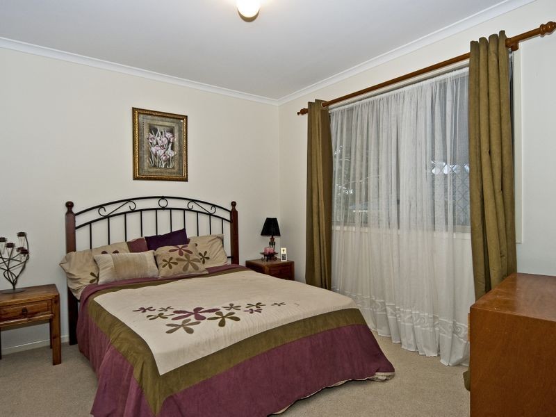 2 Napier Place, Forest Lake QLD 4078