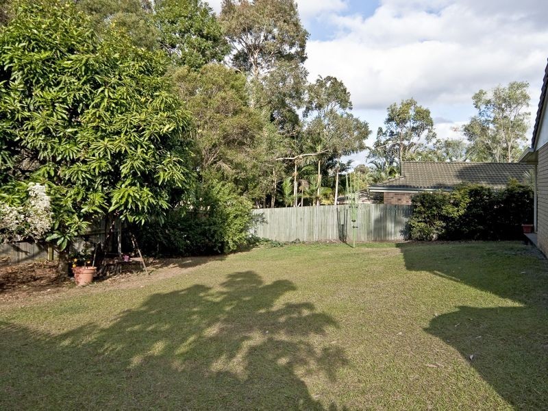 2 Napier Place, Forest Lake QLD 4078